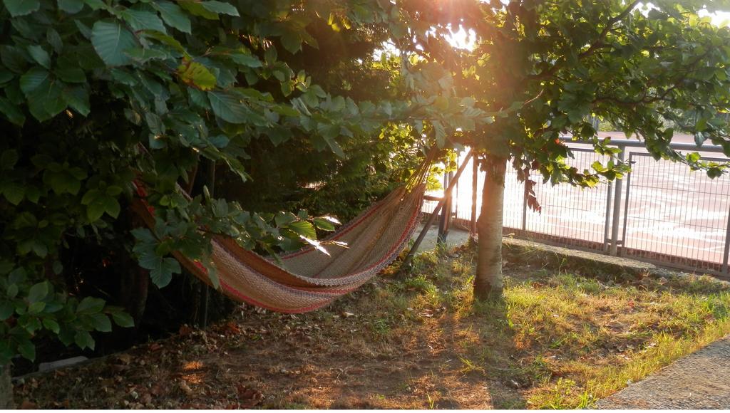 H.A.N.D Surf Hostel Лангре Екстериор снимка