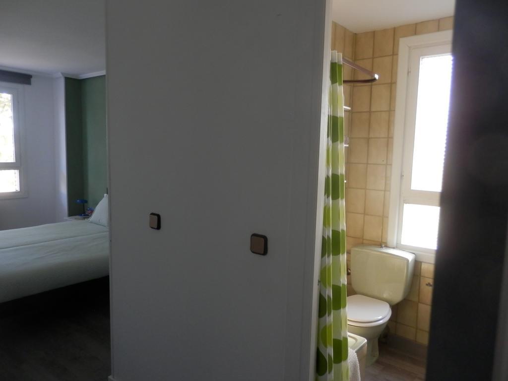 H.A.N.D Surf Hostel Лангре Стая снимка