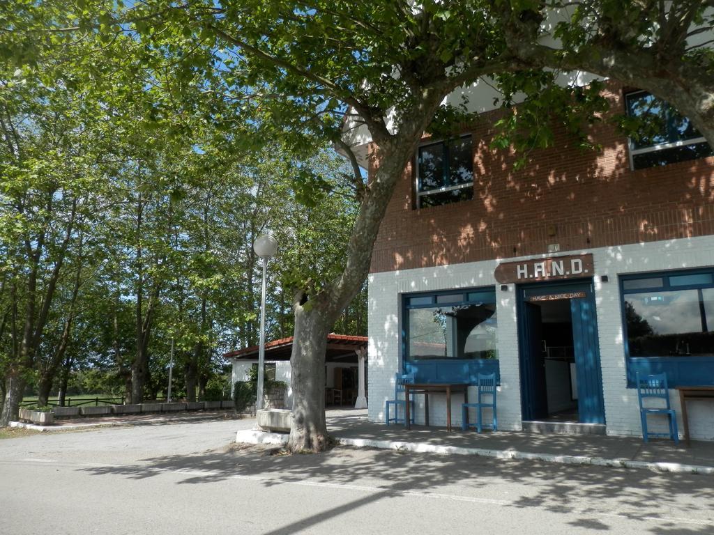 H.A.N.D Surf Hostel Лангре Екстериор снимка